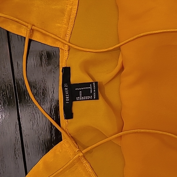 F21 Halter Crop Top - Picture 3 of 6